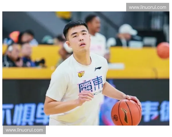 广东宏远签约04年小前锋邹昀轩明确赵睿8月回归张文逸续约刷新纪录 广东宏远签约04年小前锋邹昀轩明确赵睿8月回归张文逸续约刷新纪录